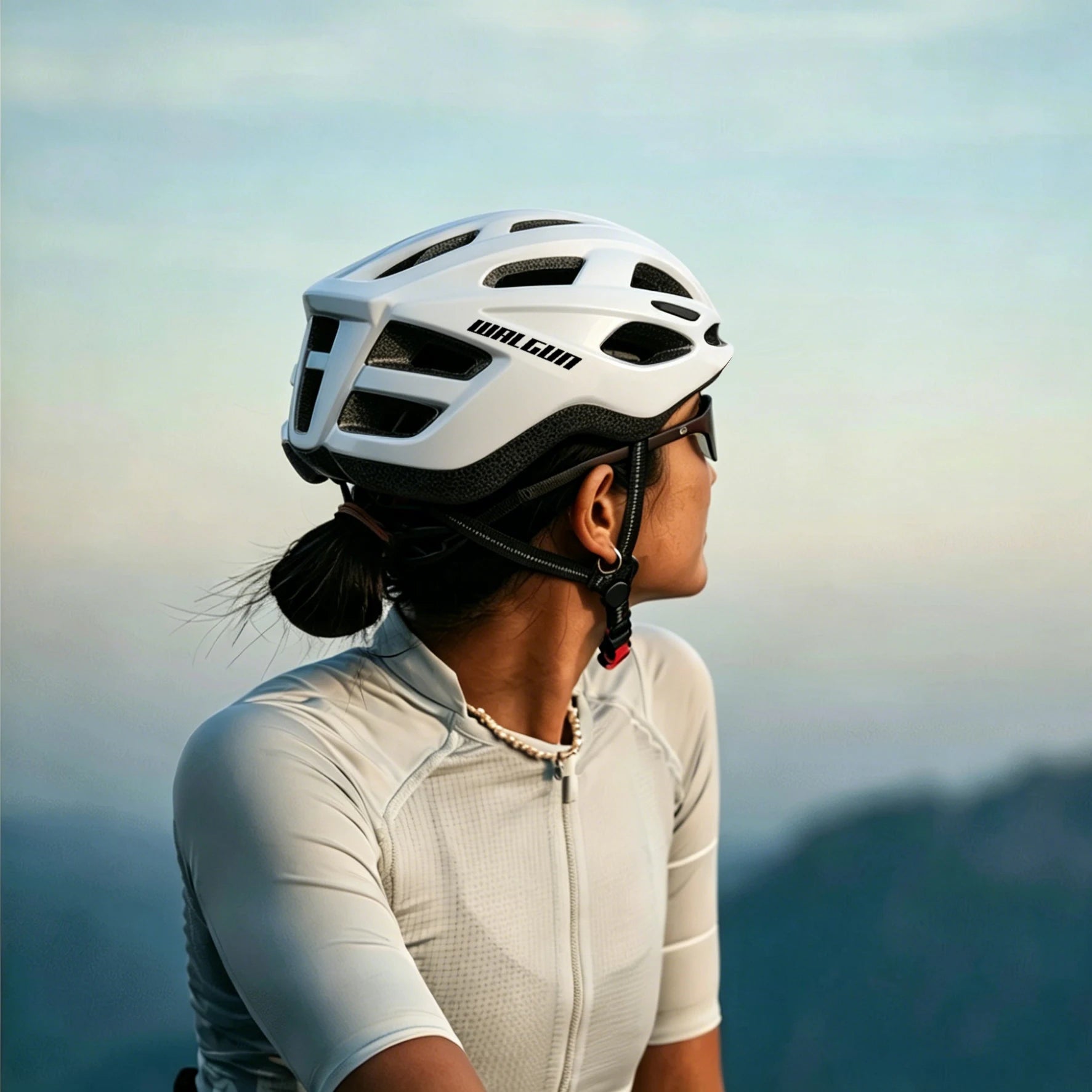 WALGUN Cycling Helmet for Men & Women – Ultralight Breathable Road & MTB Bike Helmet, CE Certified, Size L (57–62 cm)