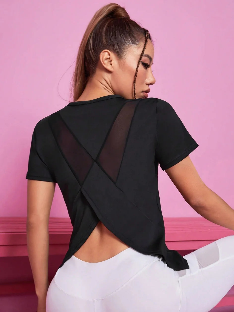 Yoga Outfit Damen – Lockeres Sport-T-Shirt mit Mesh-Rücken, atmungsaktiv & schnelltrocknend