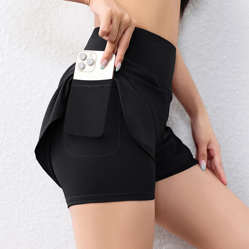 LaufWerk ActiveShorts Women – Schnelltrocknende Shorts mit Elastikbund & Taschen