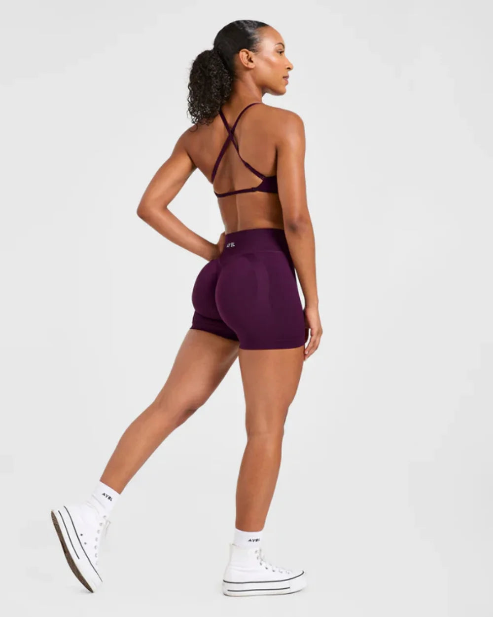 Women's Sports & Yoga Set: Seamless Yoga & Gym Shorts with Sports Bra (2-Piece Athletic Outfit) Non-Slip & Moisture-Wicking