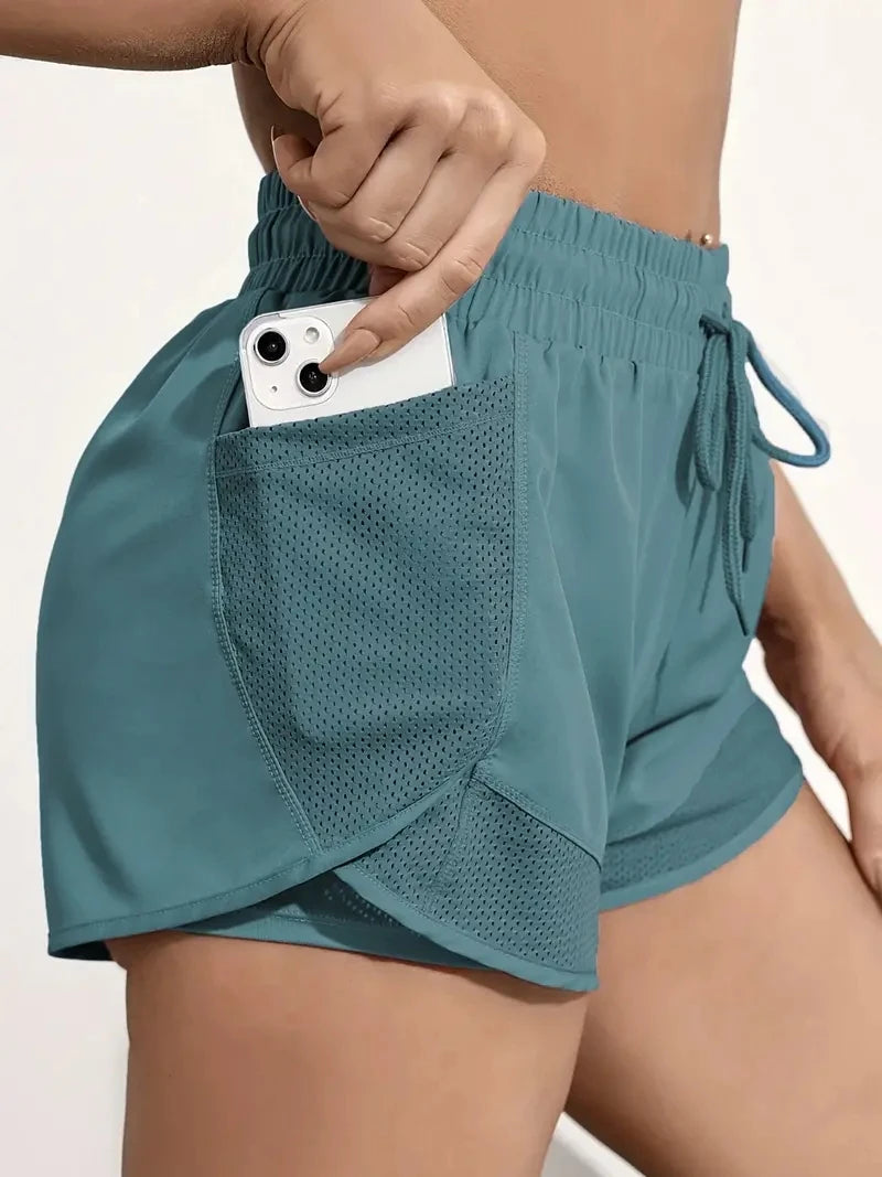 Damen Sport-Shorts mit Taschen | Elastisch, Yoga & Laufen – 2-in-1 Leggings-Look