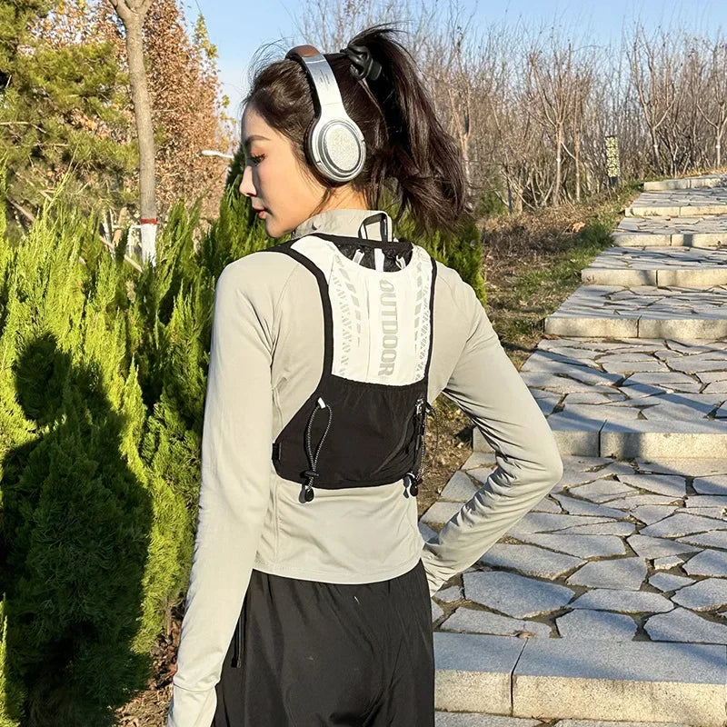 Laufweste mit Trinksystem – reflektierend, leicht, verstellbar